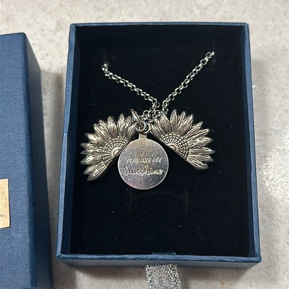 NWT YOU ARE MY SUNSHINE LOCKET - Picture 3 of 3